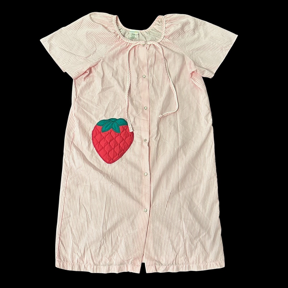 Simply Basic Pink Seersucker Strawberry Pocket Snap Front House‎ Dress Medium